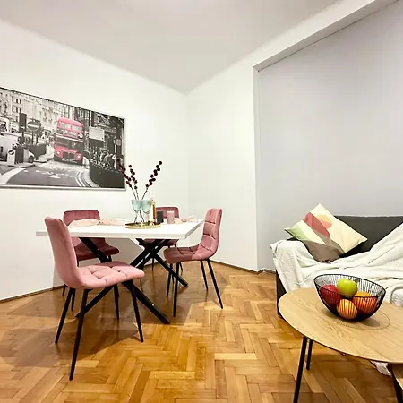 בוקרשט Holiday Apartments Piata Romana With Balcony מראה חיצוני תמונה