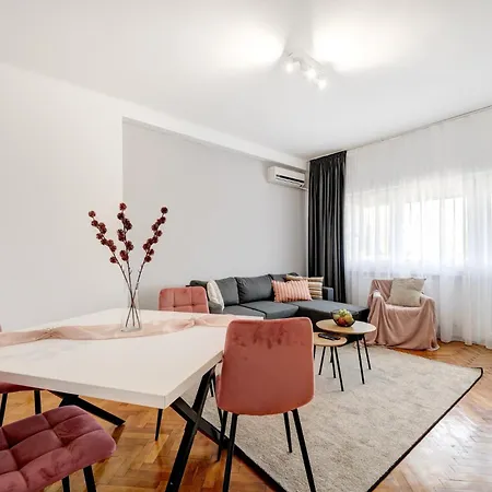 בוקרשט Holiday Apartments Piata Romana With Balcony מראה חיצוני תמונה