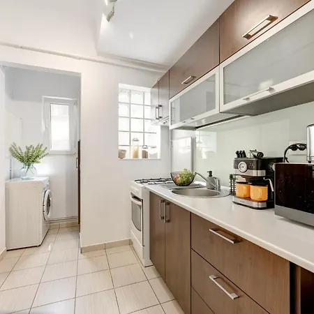 בוקרשט Holiday Apartments Piata Romana With Balcony מראה חיצוני תמונה