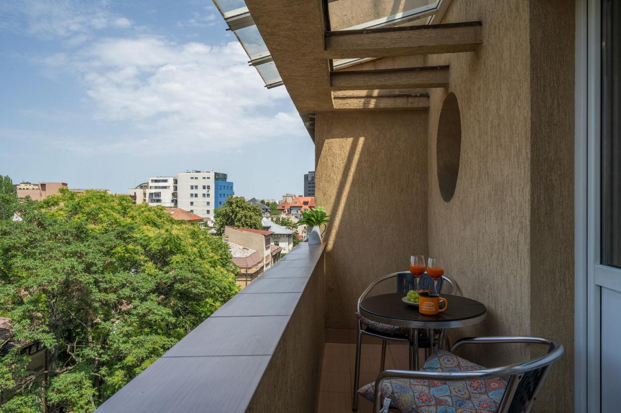 Piata Romana With Balcony בוקרשט